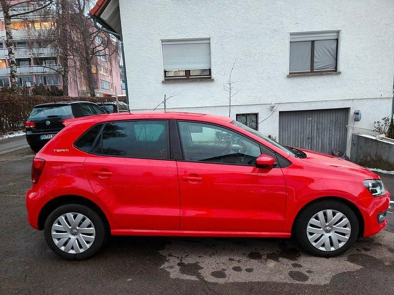 Rot Gebraucht 2010 VW Polo Team Limousine | 4.700 € (Fairer Preis) - Bild 1/4