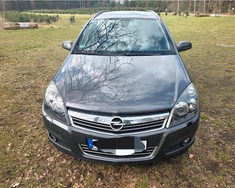 Gebraucht Opel Astra 140 PS (102 kW) 2009 Grau Kombi