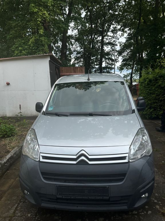 Silber Gebraucht 2016 Citroën Berlingo SELECTION Van / Kleinbus | 10.000 € (Fairer Preis) - Bild 1/4