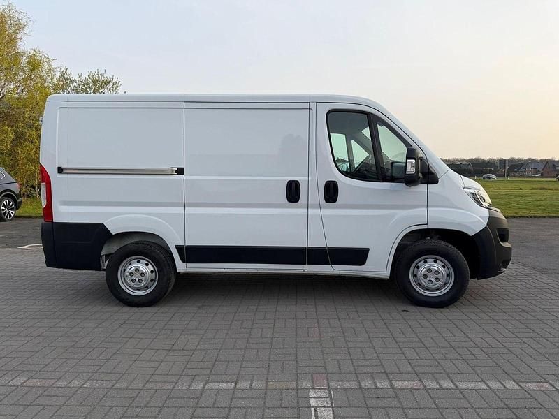 Gebraucht Opel Movano Edition 140 PS (102 kW) 2023 Pure white Van