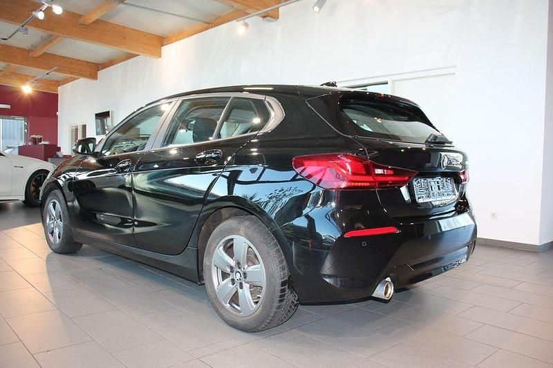 Gebraucht BMW 118 Advantage 136 PS (100 kW) 2022 Schwarz Kleinwagen