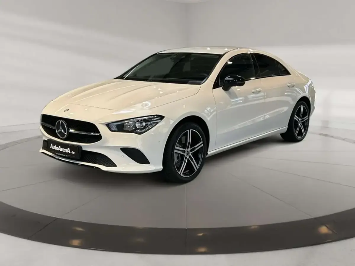 Gebraucht Mercedes CLA250e Progressive 160 PS (117 kW) 2023 Weiß Coupé