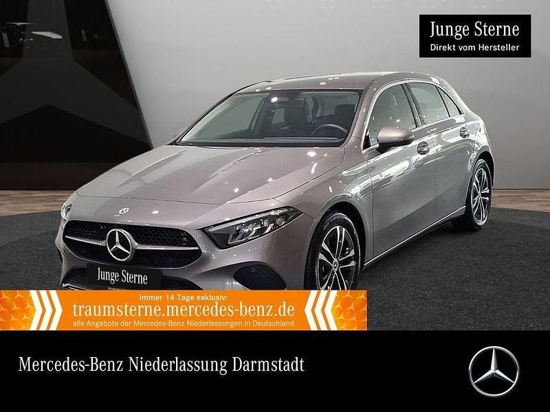 Grau Gebraucht 2024 Mercedes A200 Advanced Limousine | 30.990 € (Fairer Preis) - Bild 1/3