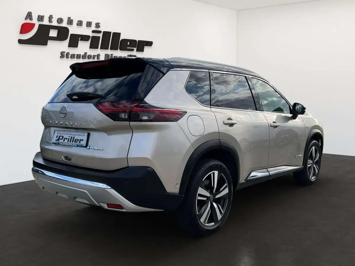 Gebraucht Nissan X-Trail Tekna 213 PS (156 kW) 2023 Silber SUV