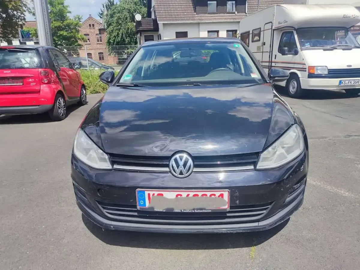 Gebraucht VW Golf VII Trendline 86 PS (63 kW) 2012 Deep black perleffekt Kleinwagen