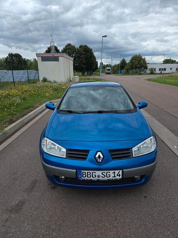 Blau Gebraucht 2006 Renault Mégane Cabriolet Dynamique Cabrio | 3.000 € (Fairer Preis) - Bild 1/4