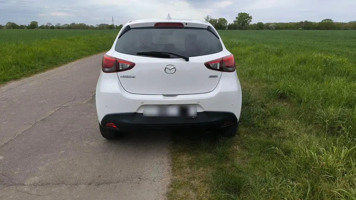Gebraucht Mazda 2 Edition 75 PS (55 kW) 2019 Weiß Kleinwagen
