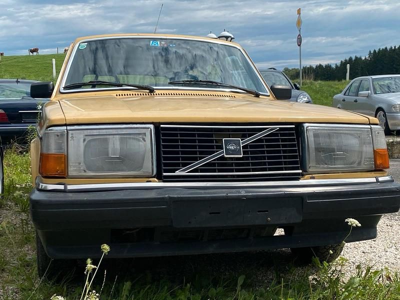 Gelb Gebraucht 1988 Volvo 245 Kombi | 450 € - Bild 1/4