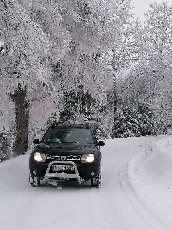 Gebraucht Dacia Duster Lauréate 114 PS (83 kW) 2017 Schwarz SUV