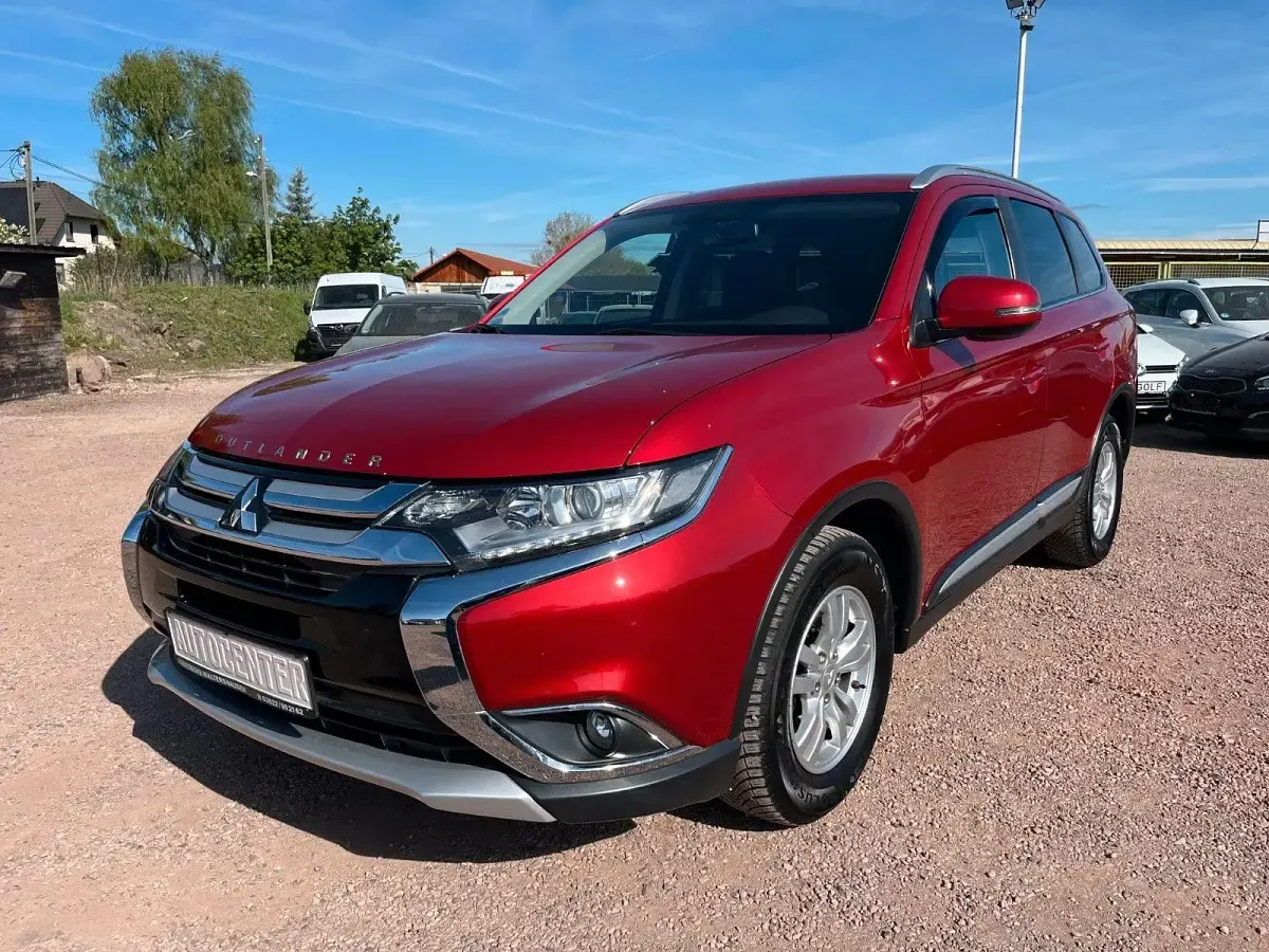 Używany Mitsubishi Outlander 150 KM (110 kW) 2017 Czerwony SUV