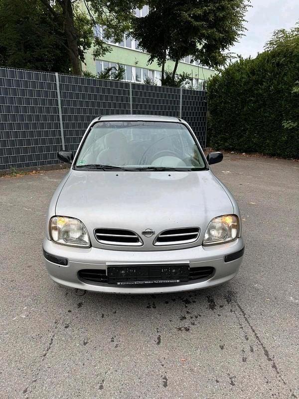 Silber Gebraucht 1999 Nissan Micra Kleinwagen | 1.700 € (Fairer Preis) - Bild 1/4