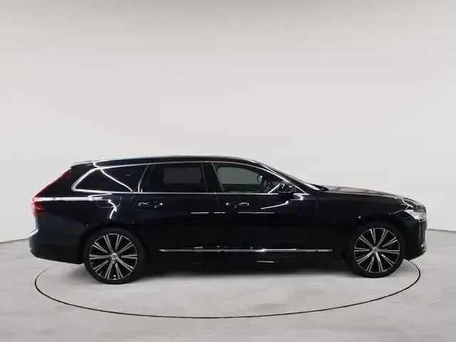 Gebraucht Volvo V90 Inscription 310 PS (228 kW) 2022 Onyx schwarzmetallic Kombi