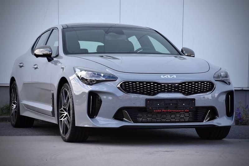 Gebraucht Kia Stinger GT 366 PS (269 kW) 2022 Silber Kleinwagen