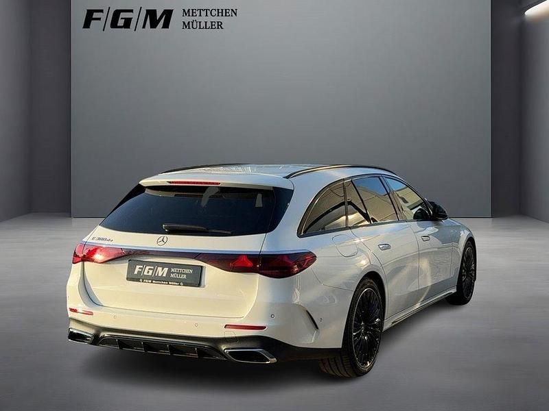 Gebraucht Mercedes E300 AMG line 313 PS (230 kW) 2024 Unilack polarweiß Kombi