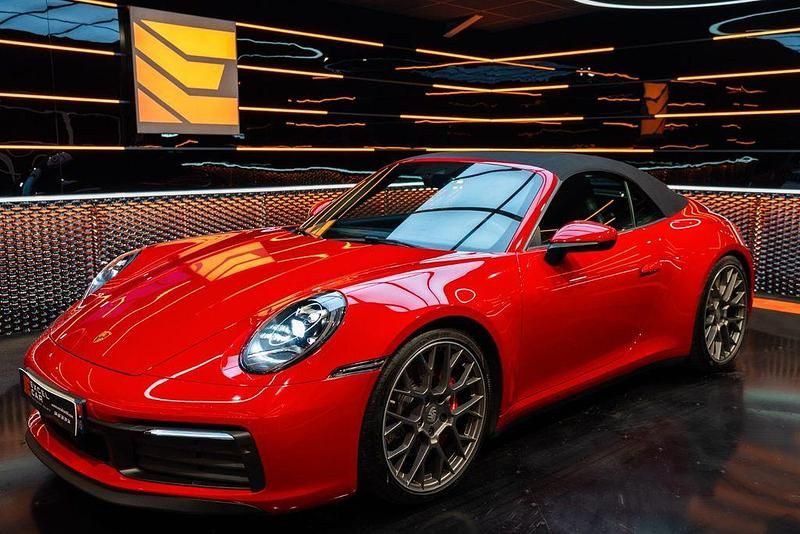Gebraucht Porsche 992 540 PS (397 kW) 2019 Rot Cabrio