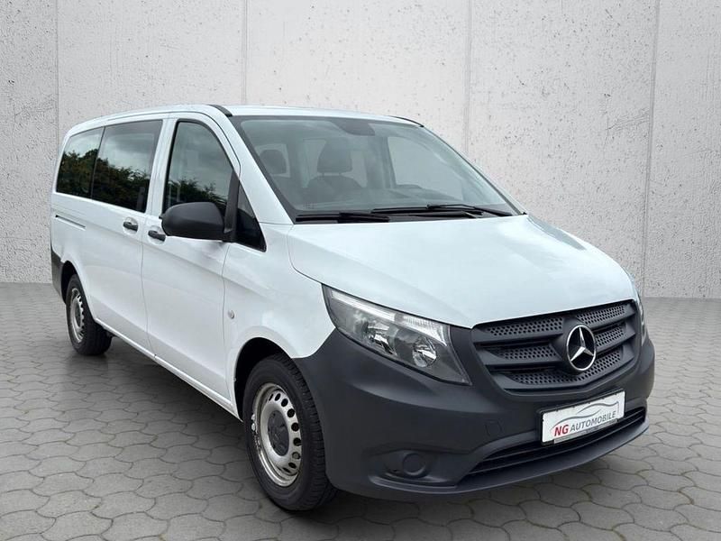 Weiß Gebraucht 2015 Mercedes Vito Van / Kleinbus | 18.990 € (Teuer) - Bild 1/4