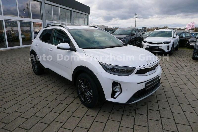 Gebraucht Kia Stonic 120 PS (88 kW) 2024 Snow white pearl met.(swp) SUV