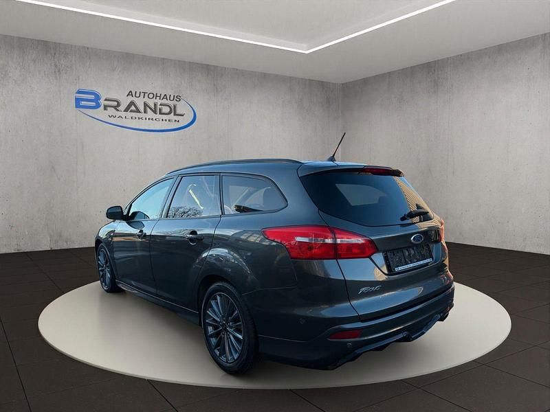 Gebraucht Ford Focus ST-Line 182 PS (133 kW) 2017 Grau Kombi