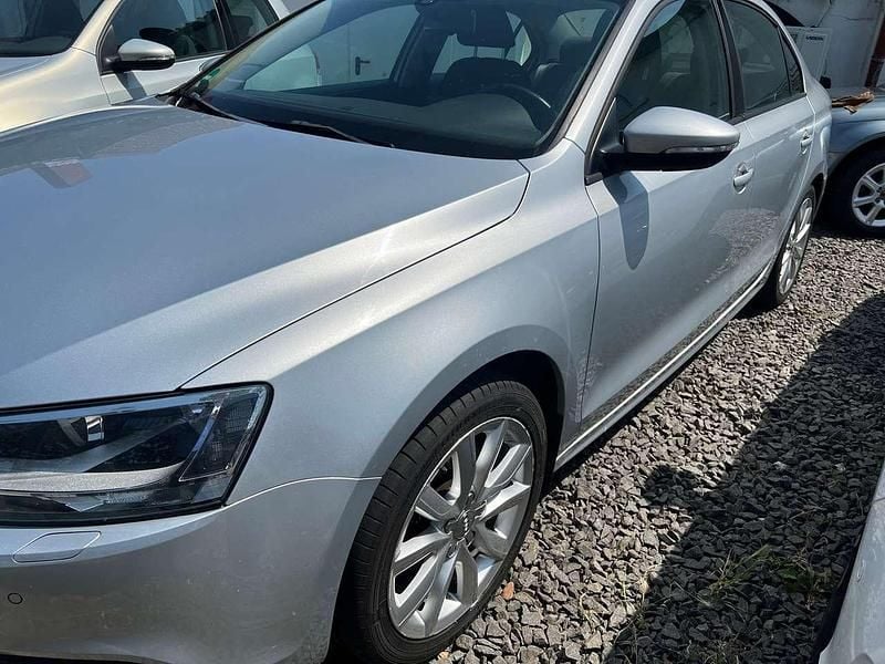 Gebraucht VW Jetta 160 PS (117 kW) 2012 Silber Limousine