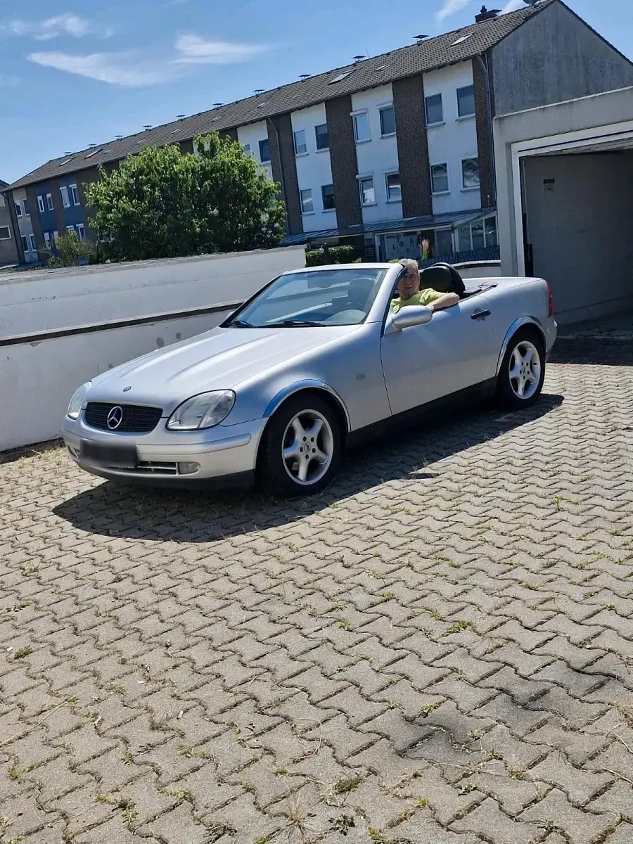 Gebraucht Mercedes SLK230 190 PS (139 kW) 1997 Silber Cabrio