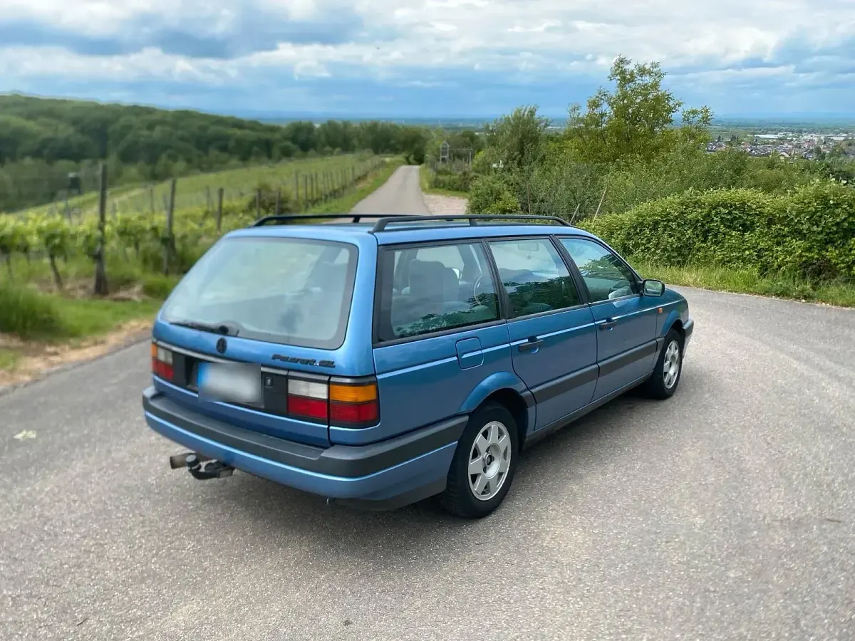 Gebraucht VW Passat 93 PS (68 kW) 1993 Blau Kombi