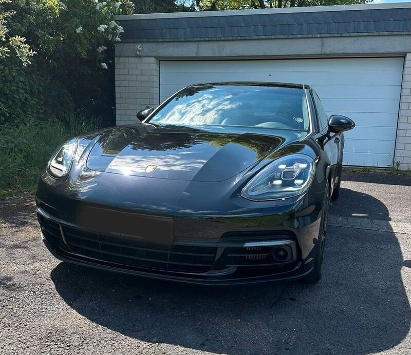 Schwarz Gebraucht 2017 Porsche Panamera 4S Limousine | 46.600 € - Bild 1/4