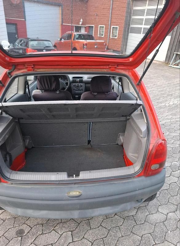 Gebraucht Opel Corsa 60 PS (44 kW) 1995 Rot Kleinwagen