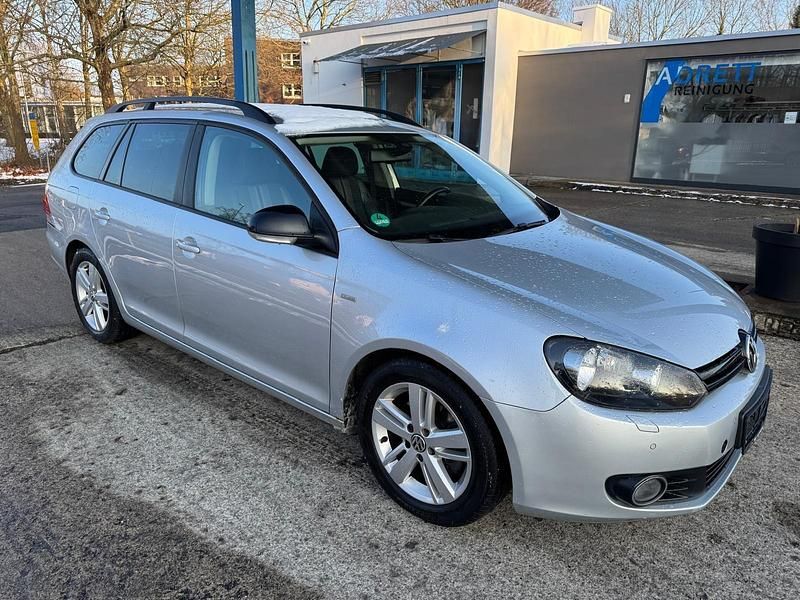 Gebraucht VW Golf VII 105 PS (77 kW) 2012 Silber Kombi