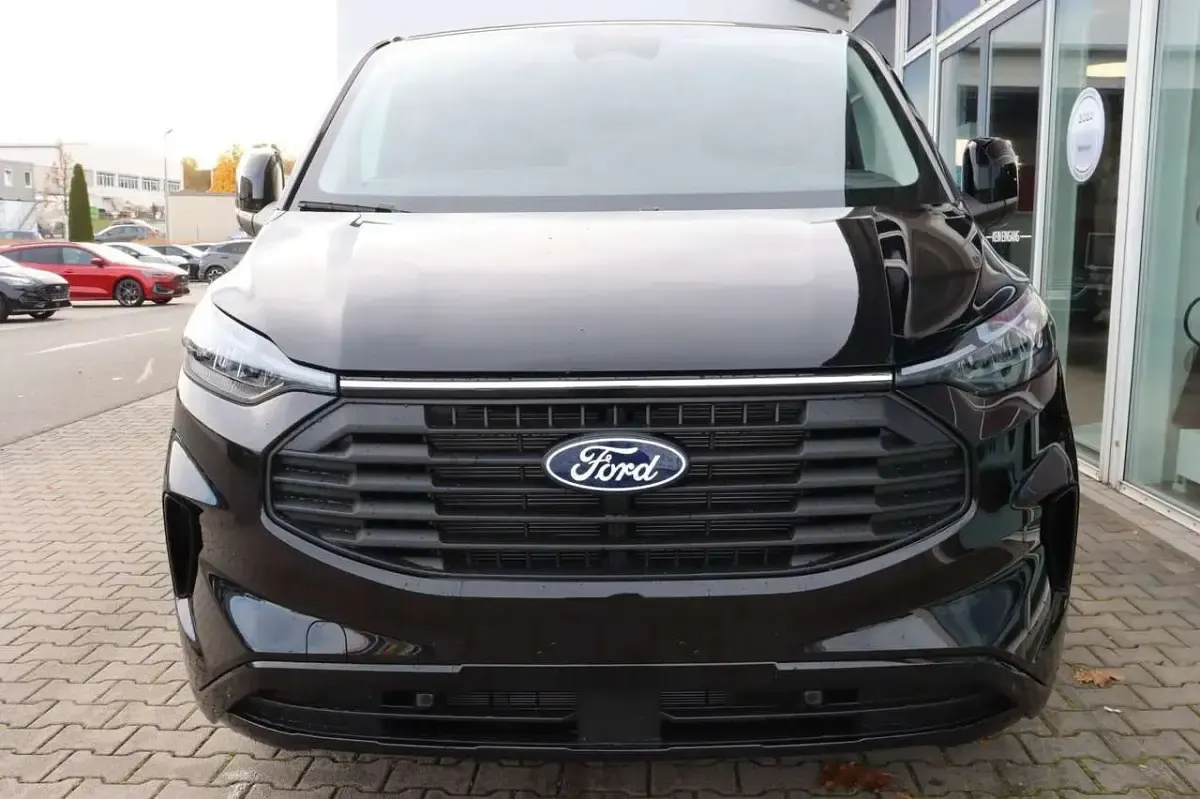 Uusi Ford Transit Custom Limited 232 HP (170 kW) 2026 Valkoinen Nouto