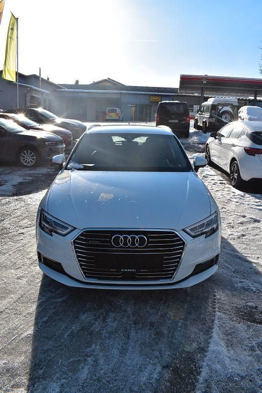 Gebraucht Audi A3 Sportback e-tron Design 204 PS (150 kW) 2020 Kleinwagen