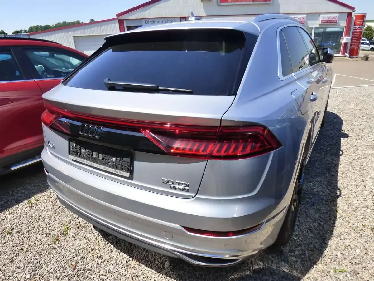 Gebraucht Audi Q8 286 PS (210 kW) 2018 Silber SUV