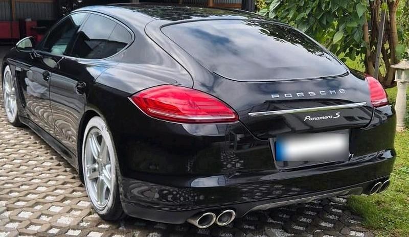 Gebraucht Porsche Panamera 250 PS (183 kW) 2012 Schwarz Kleinwagen