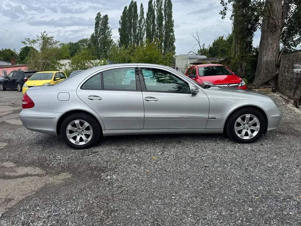 Gebraucht Mercedes E240 Elegance 177 PS (130 kW) 2004 Silber Limousine