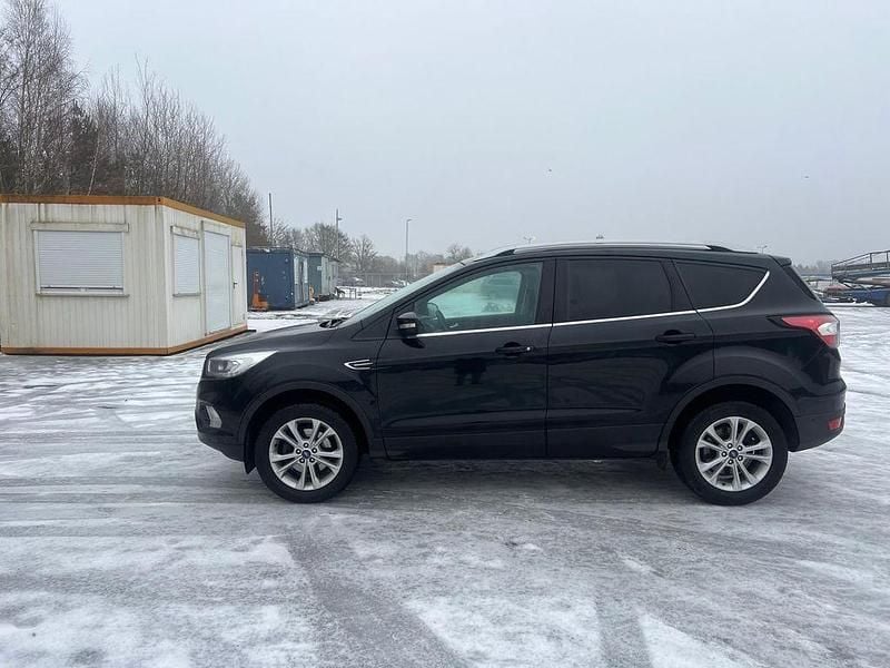 Gebraucht Ford Kuga Trend 150 PS (110 kW) 2018 Schwarz SUV