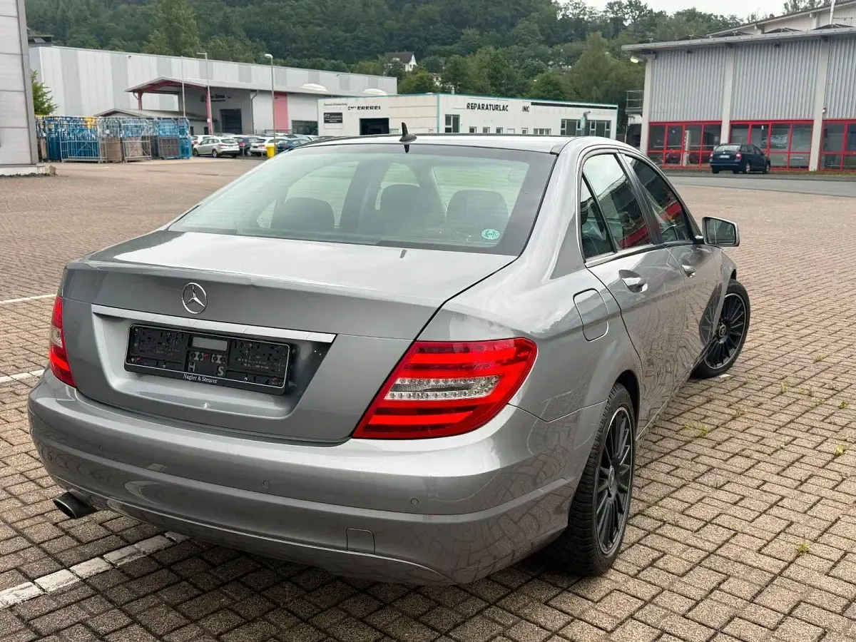 Gebraucht Mercedes C220 170 PS (125 kW) 2011 Silber Limousine