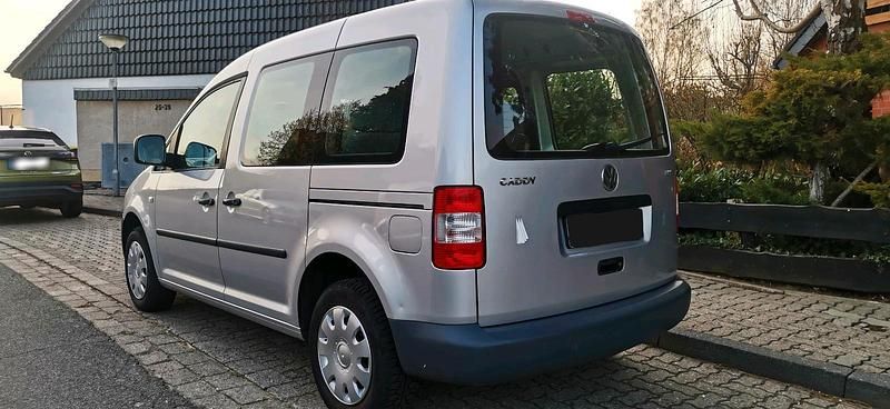 Gebraucht VW Caddy 80 PS (58 kW) 2009 Silber Van / Kleinbus