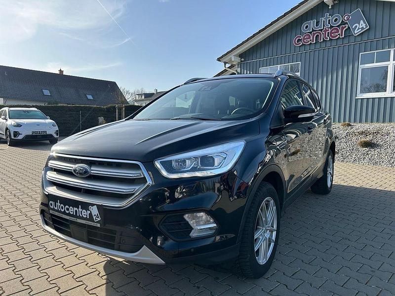 Gebraucht Ford Kuga Titanium 150 PS (110 kW) 2019 Schwarz SUV