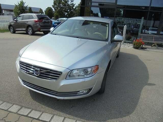 Bright silver Gebraucht 2014 Volvo S80 Momentum Limousine | 13.590 € - Bild 1/4