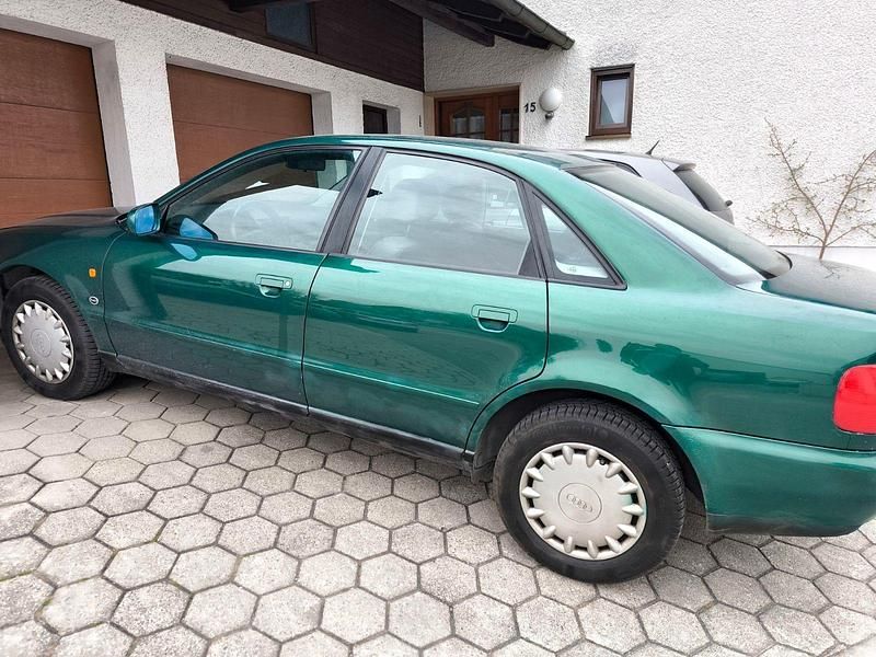 Gebraucht Audi A4 101 PS (74 kW) 1997 Grün Limousine