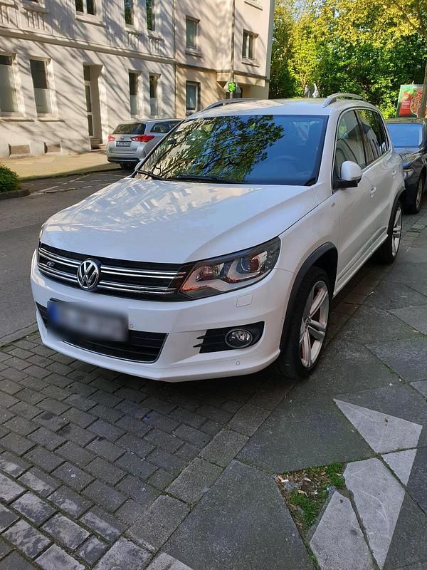 Weiß Gebraucht 2014 VW Tiguan R-line SUV | 13.000 € (Etwas zu teuer) - Bild 1/4