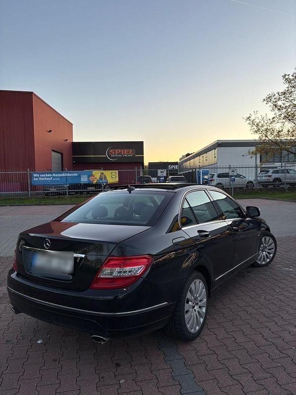 Second-hand Mercedes C320 224 CP (164 kW) 2009 Negru Berlinǎ