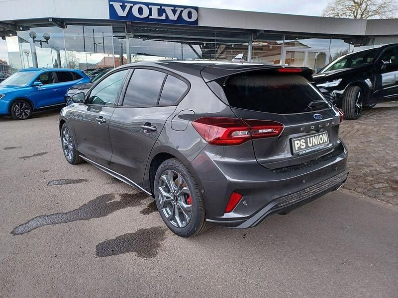 Neu Ford Focus ST-Line 125 PS (91 kW) 2025 Grau Kleinwagen