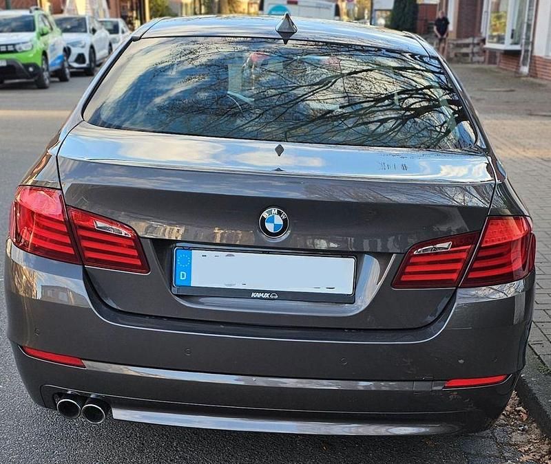 Gebraucht BMW 520 184 PS (135 kW) 2012 Braun Limousine