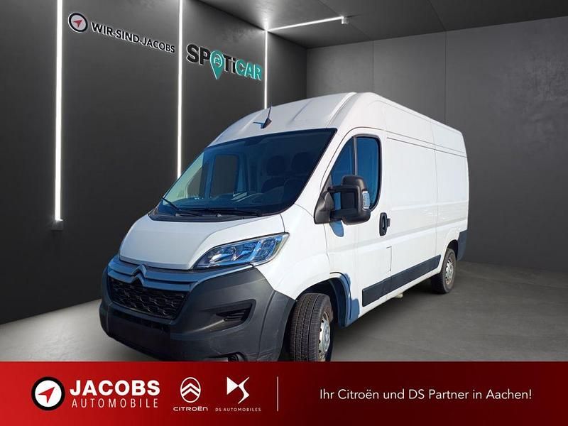 Gebraucht Citroën Jumper 140 PS (102 kW) 2023 Lackierung weiss icy/deckende Van / Kleinbus