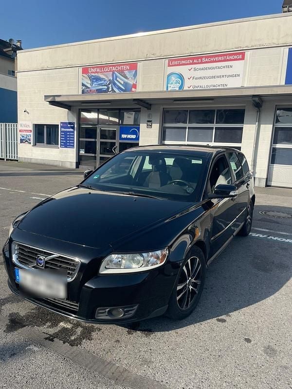 Schwarz Gebraucht 2010 Volvo V50 Kombi | 2.100 € (Guter Preis) - Bild 1/4