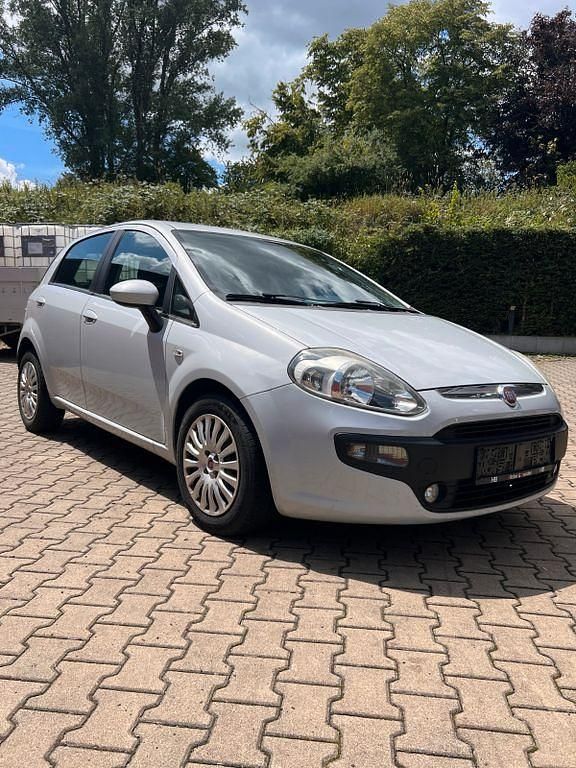 Silber Gebraucht 2010 Fiat Punto Kleinwagen | 2.499 € - Bild 1/4