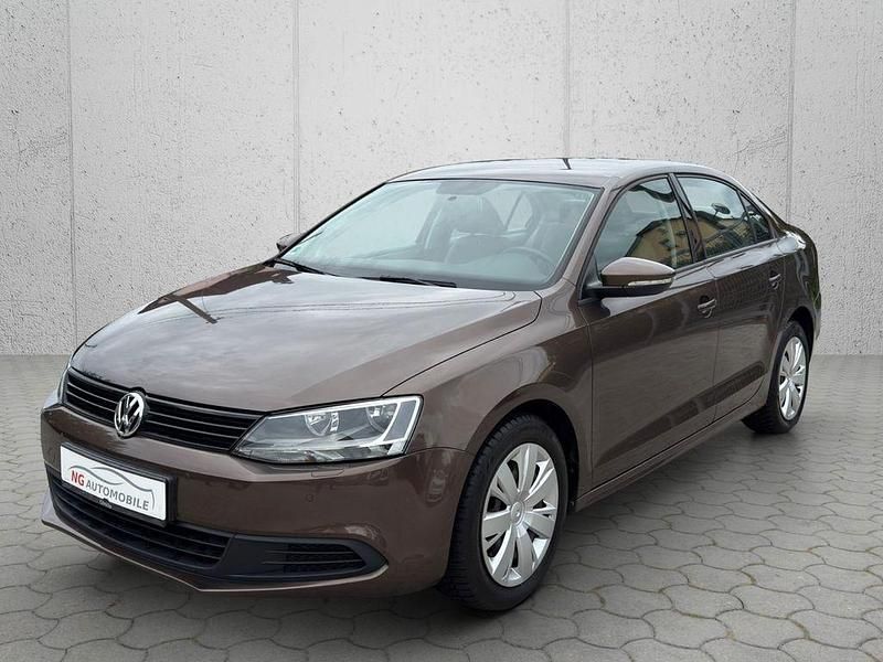 Gebraucht VW Jetta Trendline 105 PS (77 kW) 2011 Braun Limousine