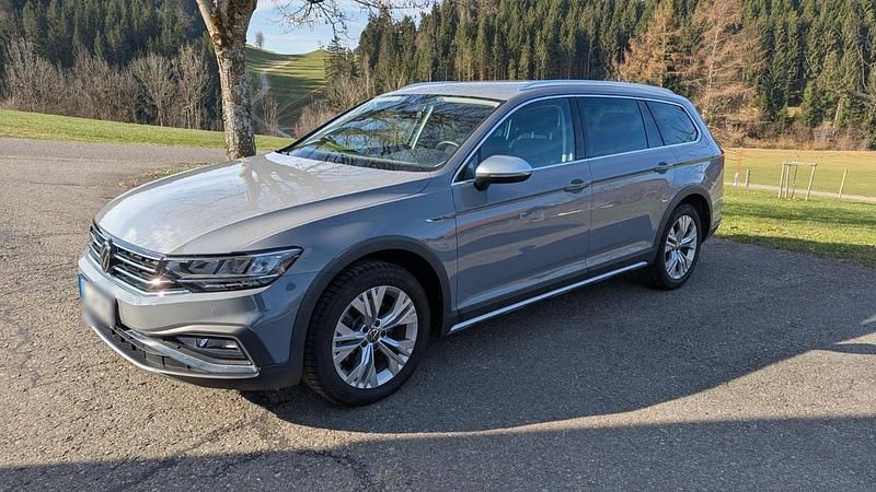 Gebraucht VW Passat Alltrack 200 PS (147 kW) 2022 Grau Kombi