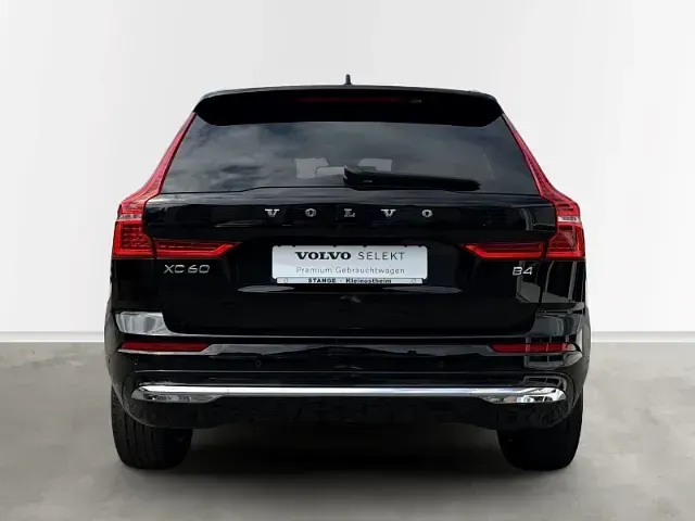 Używany Volvo XC60 Plus 197 KM (144 kW) 2023 SUV