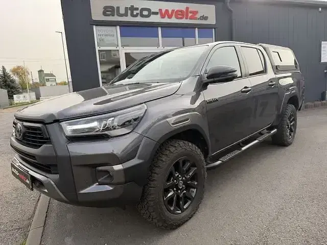 Gebraucht Toyota HiLux 204 PS (150 kW) 2025 Grau Pickup